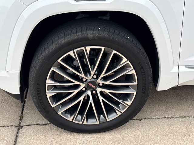 Used 2026 GMC Terrain Denali w/ LPO, Black Badging Package AWD/4WD image 16