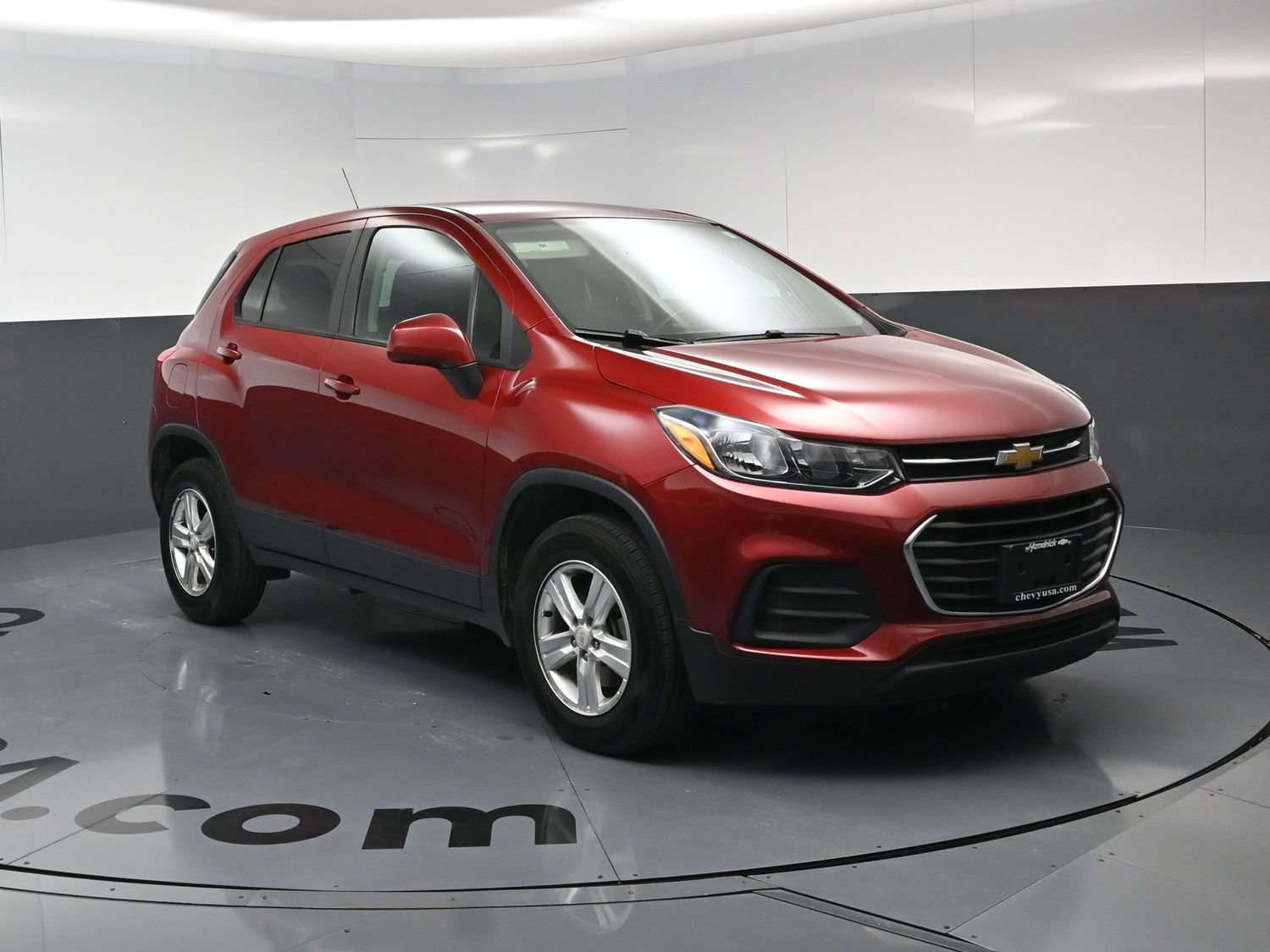 Used 2021 Chevrolet Trax LS w/ Tint and Cruise Package AWD/4WD image 2