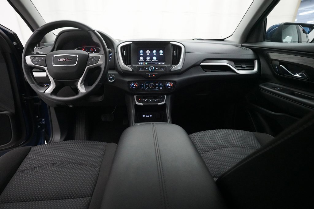 Used 2023 GMC Terrain SLE w/ Driver Convenience Package image 5