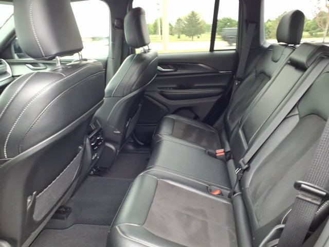 Used 2023 Jeep Grand Cherokee Altitude AWD/4WD image 26