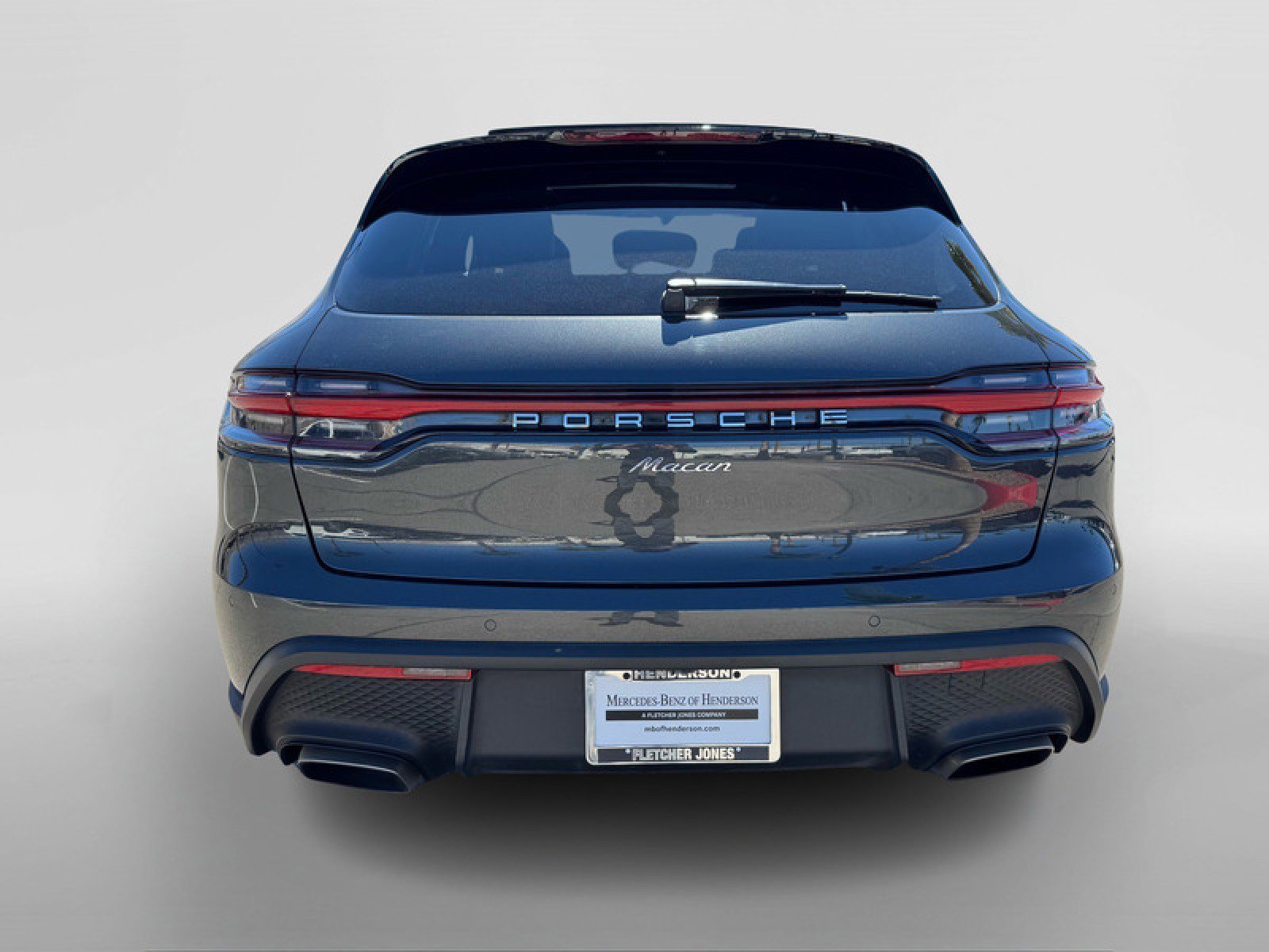 Used 2024 Porsche Macan image 4