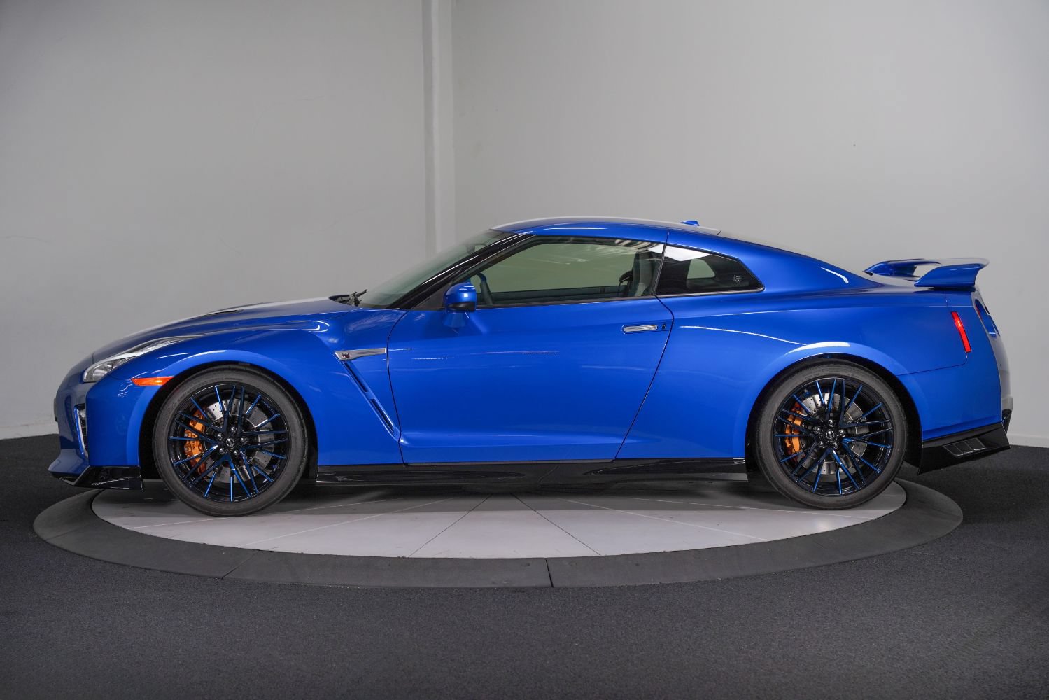 Used 2020 Nissan GT-R Premium AWD/4WD image 7