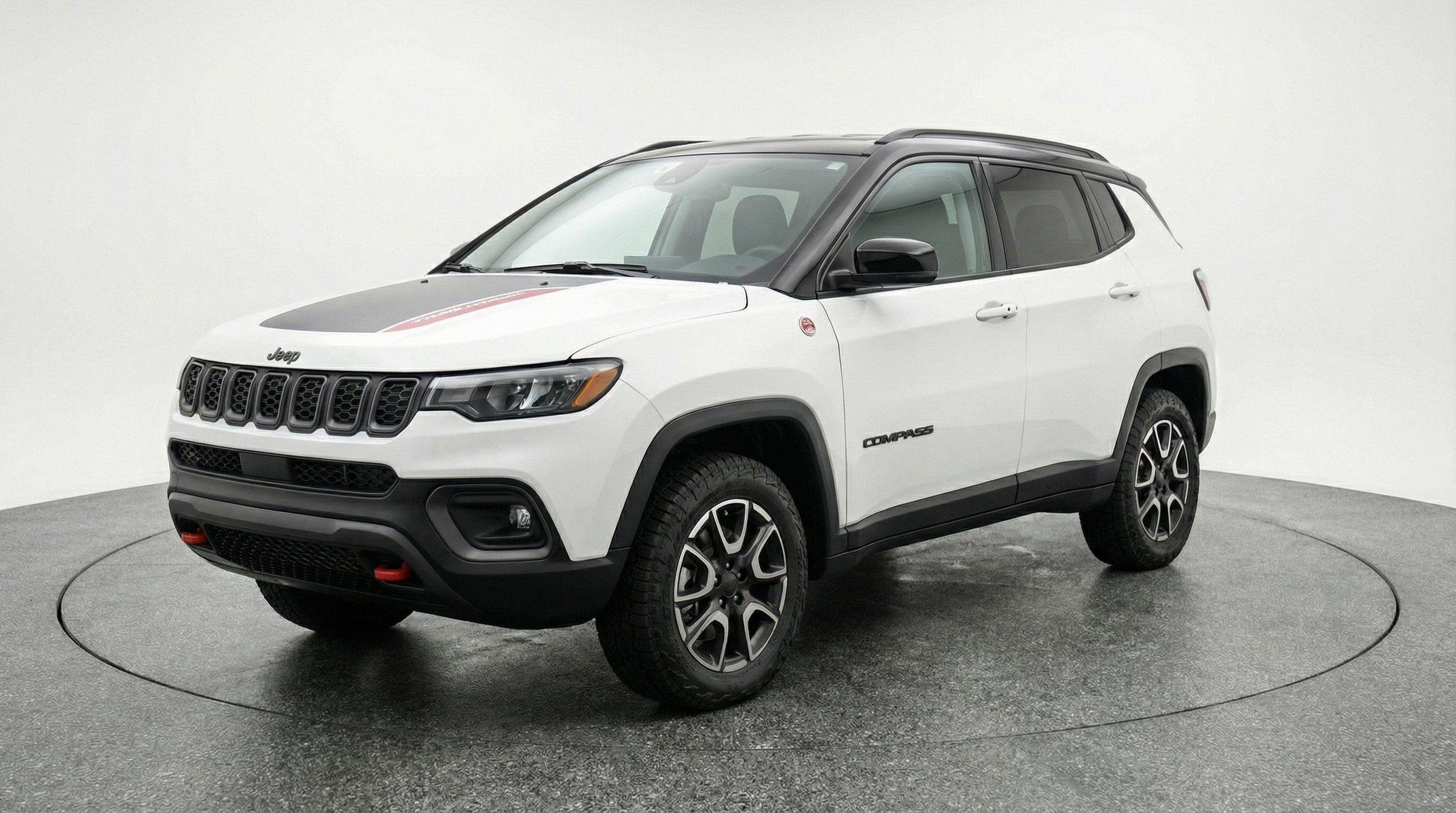 Used 2025 Jeep Compass Trailhawk AWD/4WD image 3