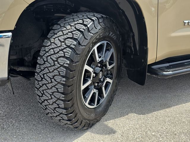 Used 2018 Toyota Tundra SR5 w/ TRD Off Road Package image 31