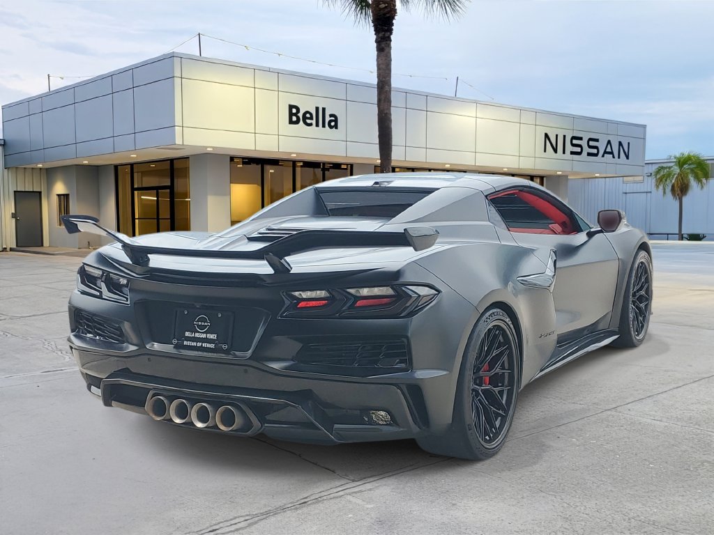 Used 2024 Chevrolet Corvette Z06 w/ Z07 Performance Package RWD image 7