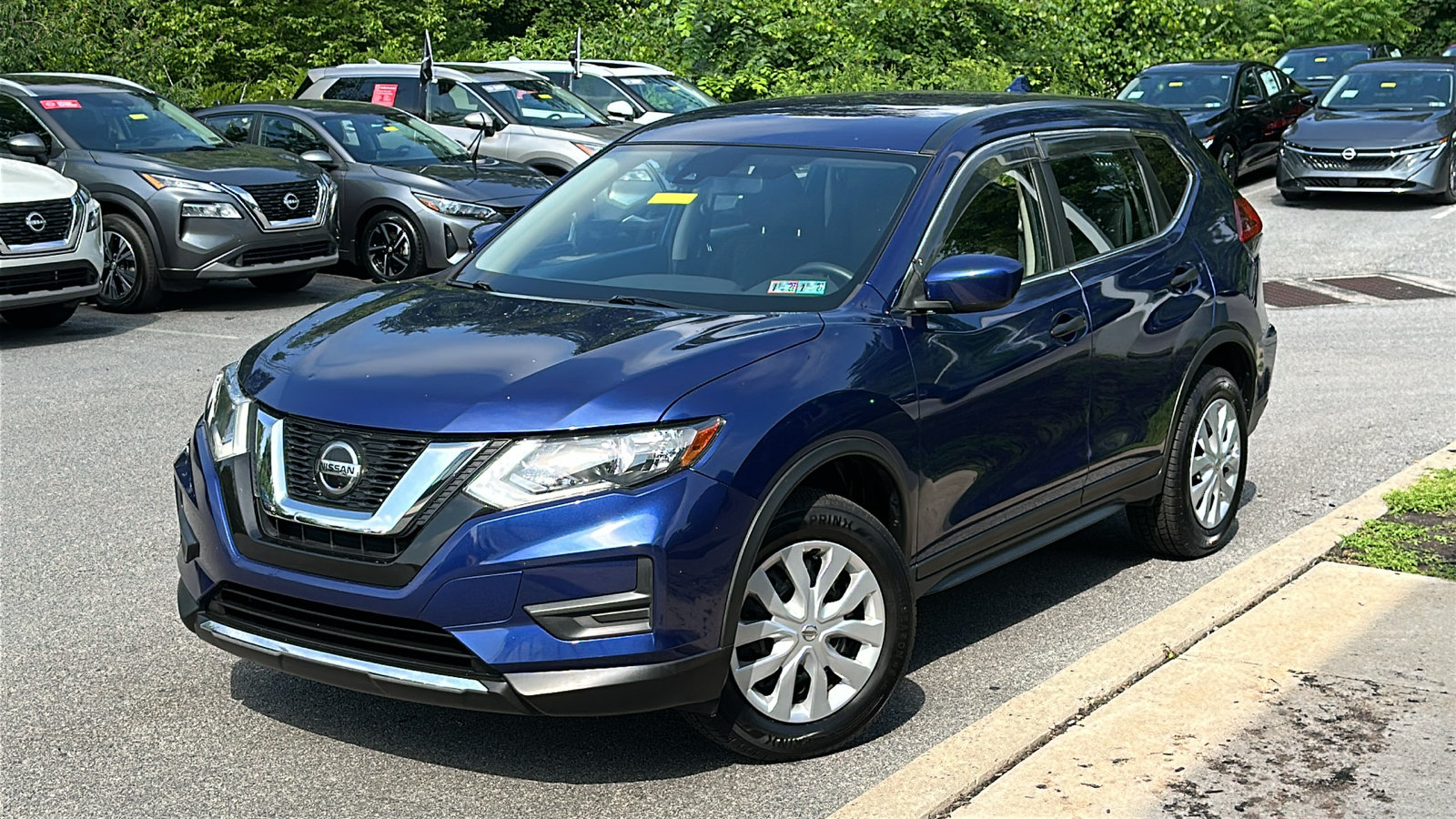 Used 2019 Nissan Rogue S AWD/4WD image 1