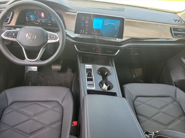 Used 2024 Volkswagen Atlas SE AWD/4WD image 9