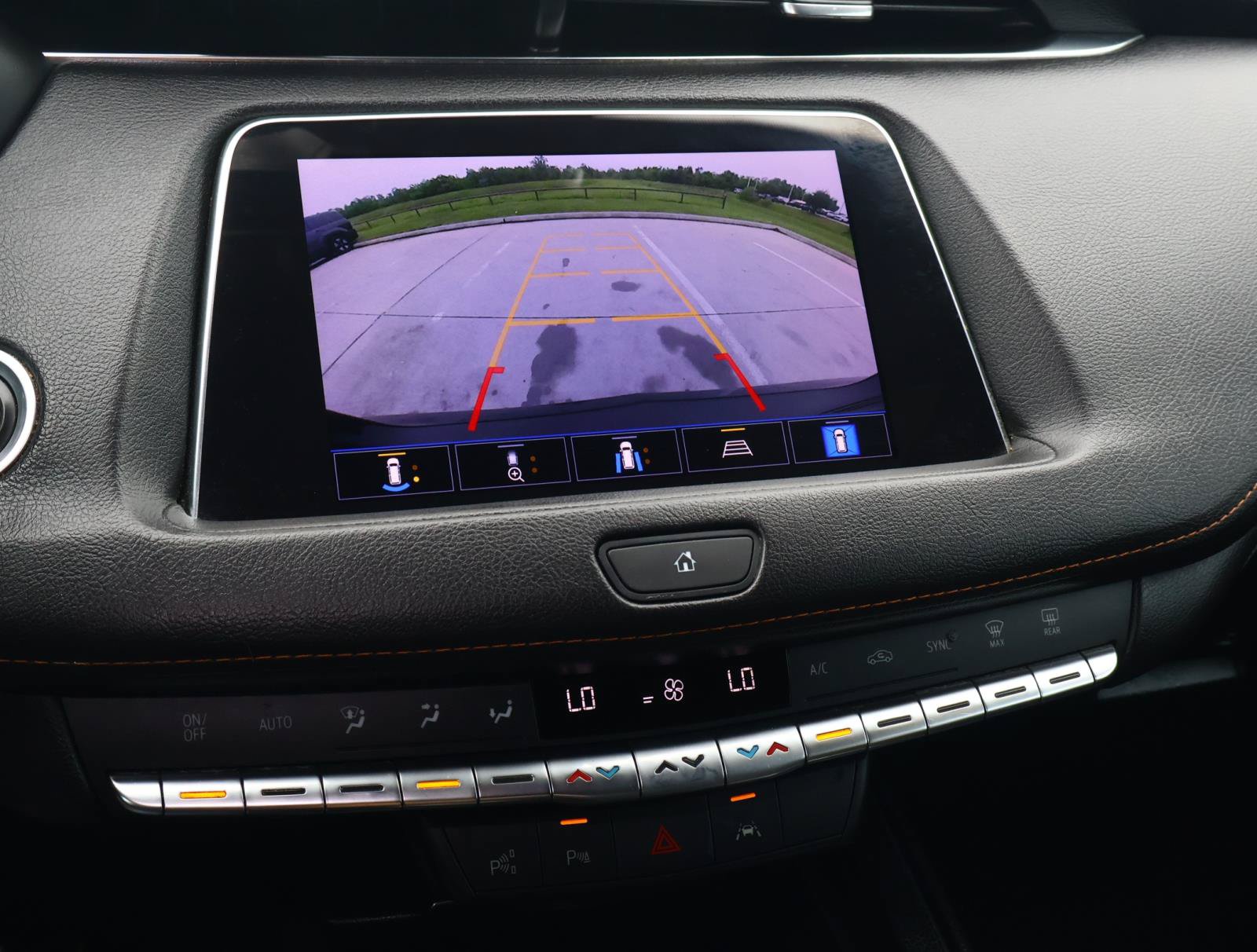 Used 2022 Cadillac XT4 Sport w/ Enhanced Visibility Package FWD image 24