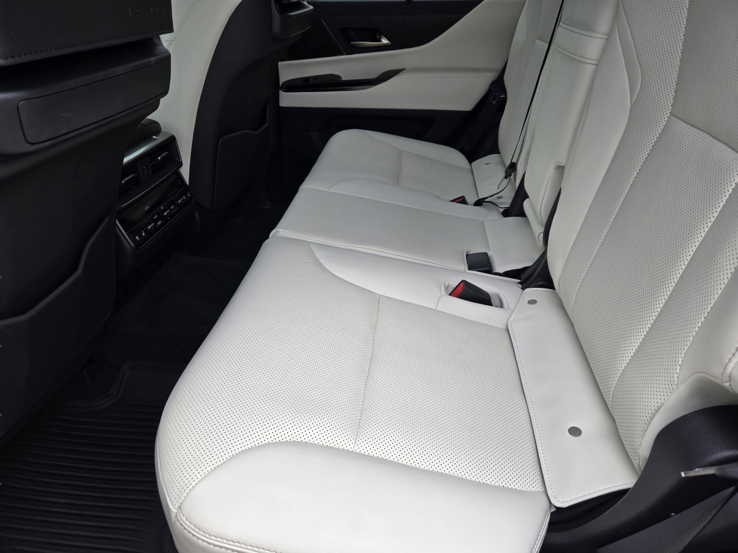 Used 2023 Lexus LX 600 4WD w/ Appearance Package image 29