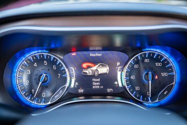 Used 2017 Chrysler Pacifica Touring-L Plus image 20