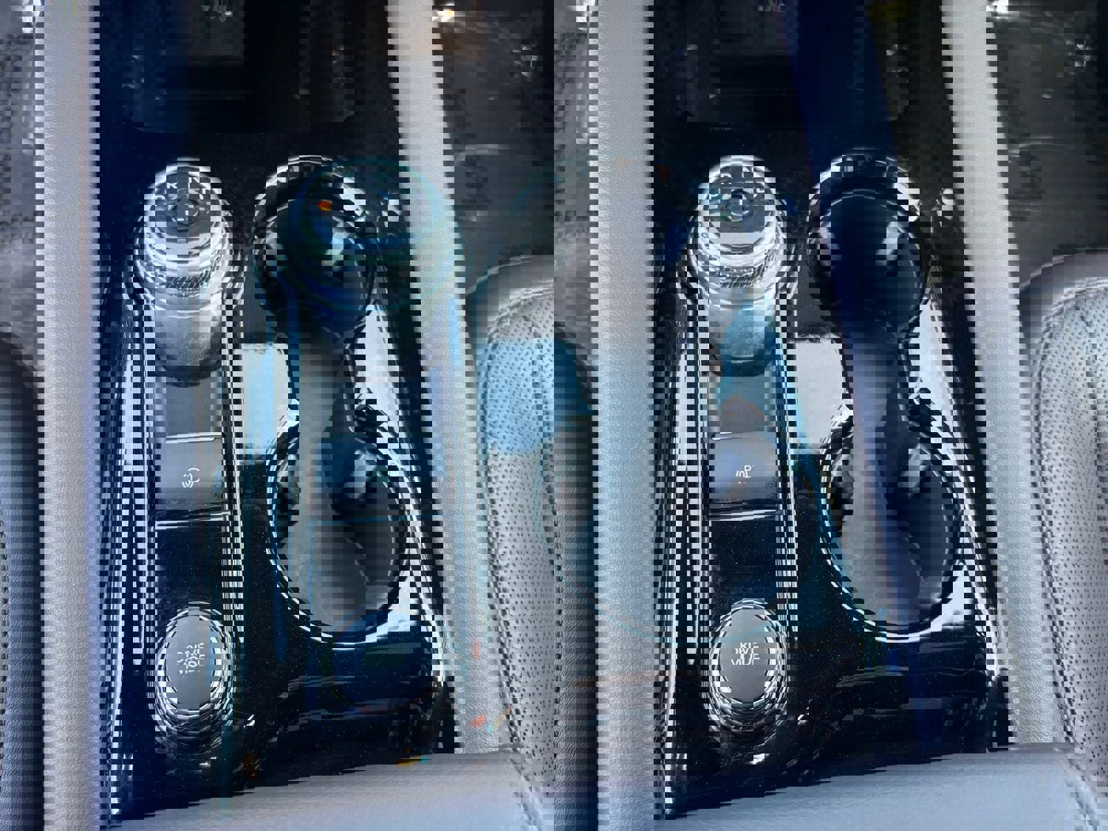 Used 2025 Ford Explorer Platinum w/ LUX Leather Package image 28