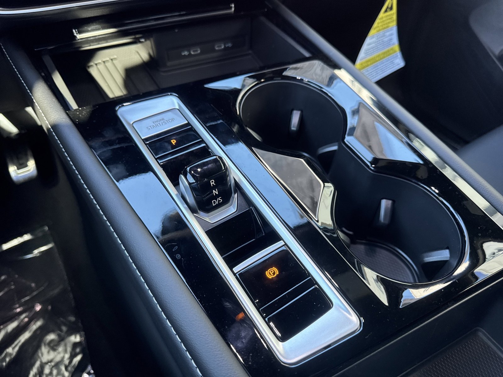 New 2026 Volkswagen Atlas Cross Sport SEL R-Line image 24