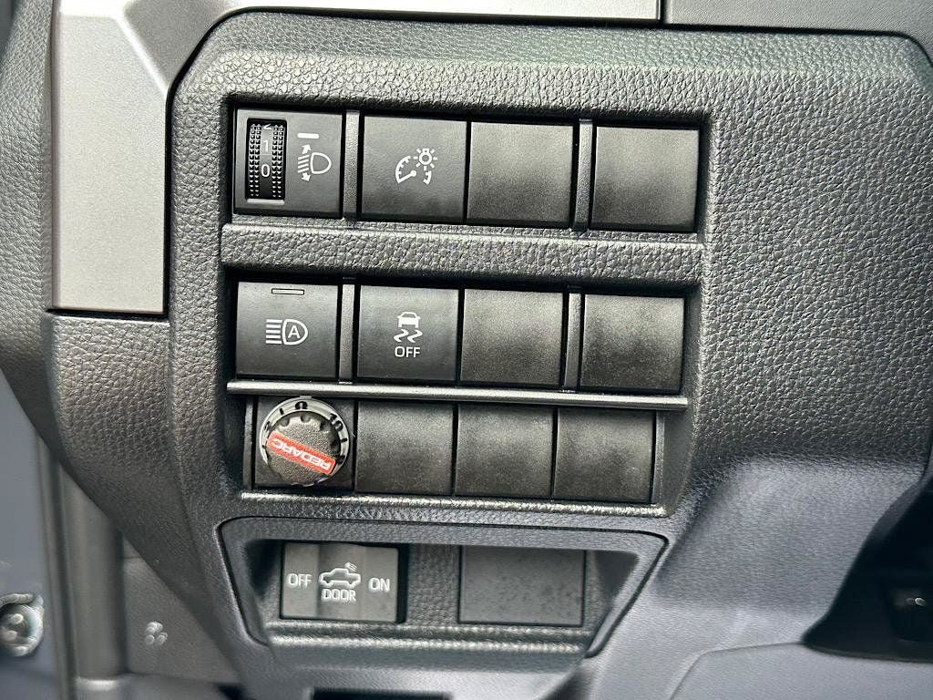 Certified 2024 Toyota Tacoma TRD Off-Road AWD/4WD image 19