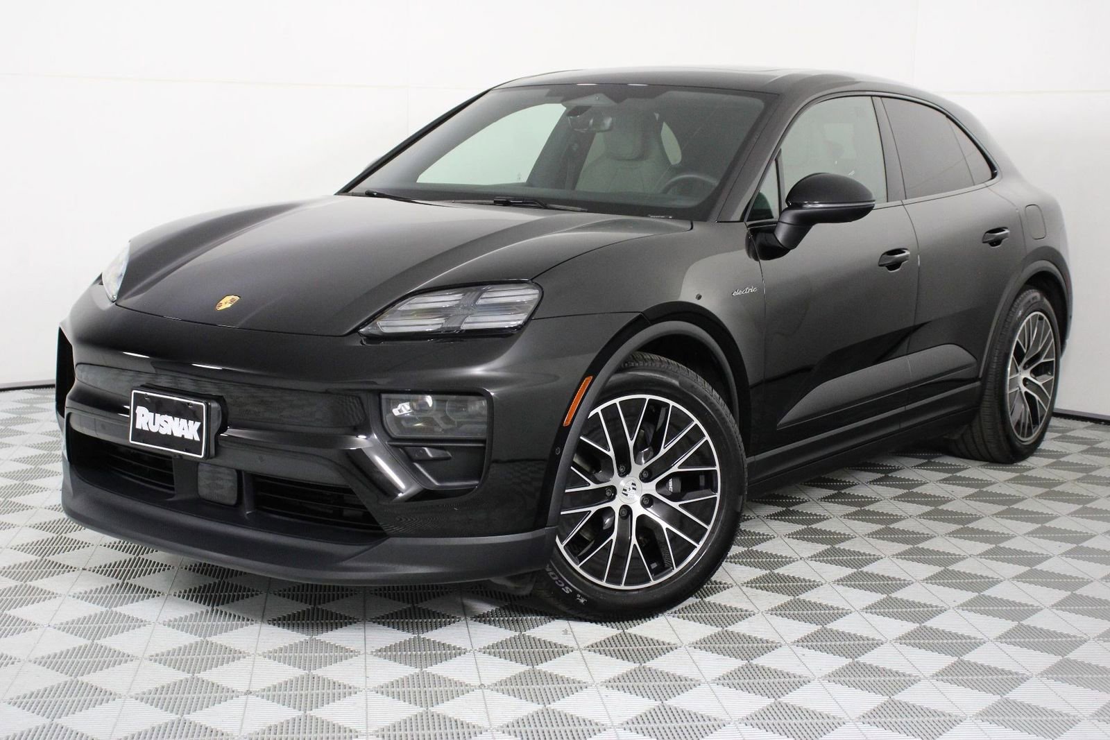 Certified 2025 Porsche Macan 4 Electric