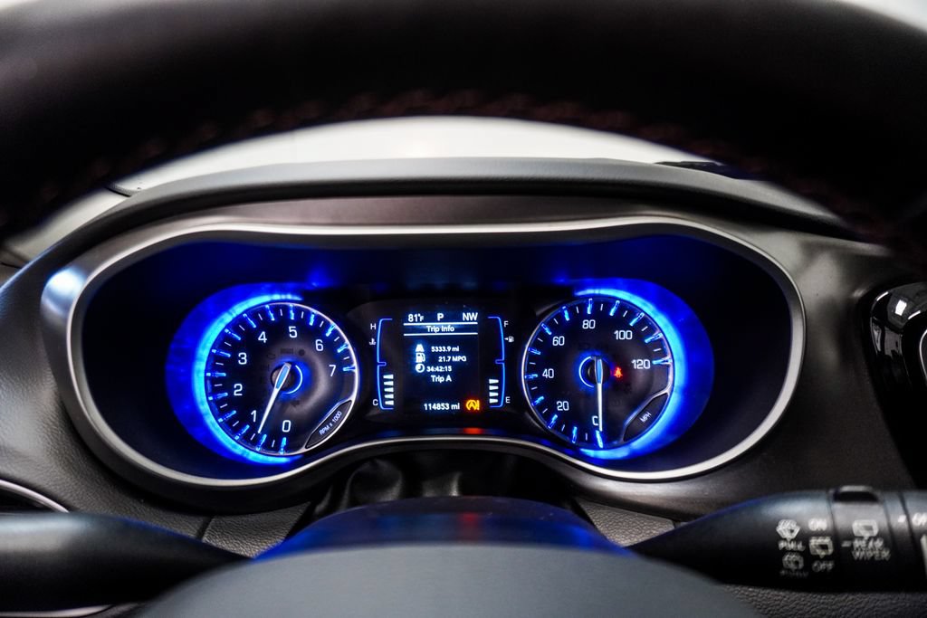 Used 2020 Chrysler Pacifica Touring-L FWD image 25