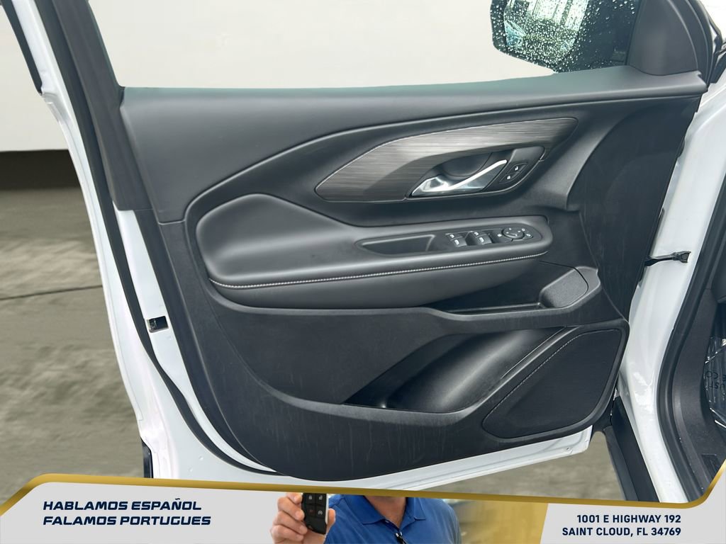Used 2023 GMC Terrain SLE w/ Driver Convenience Package image 12
