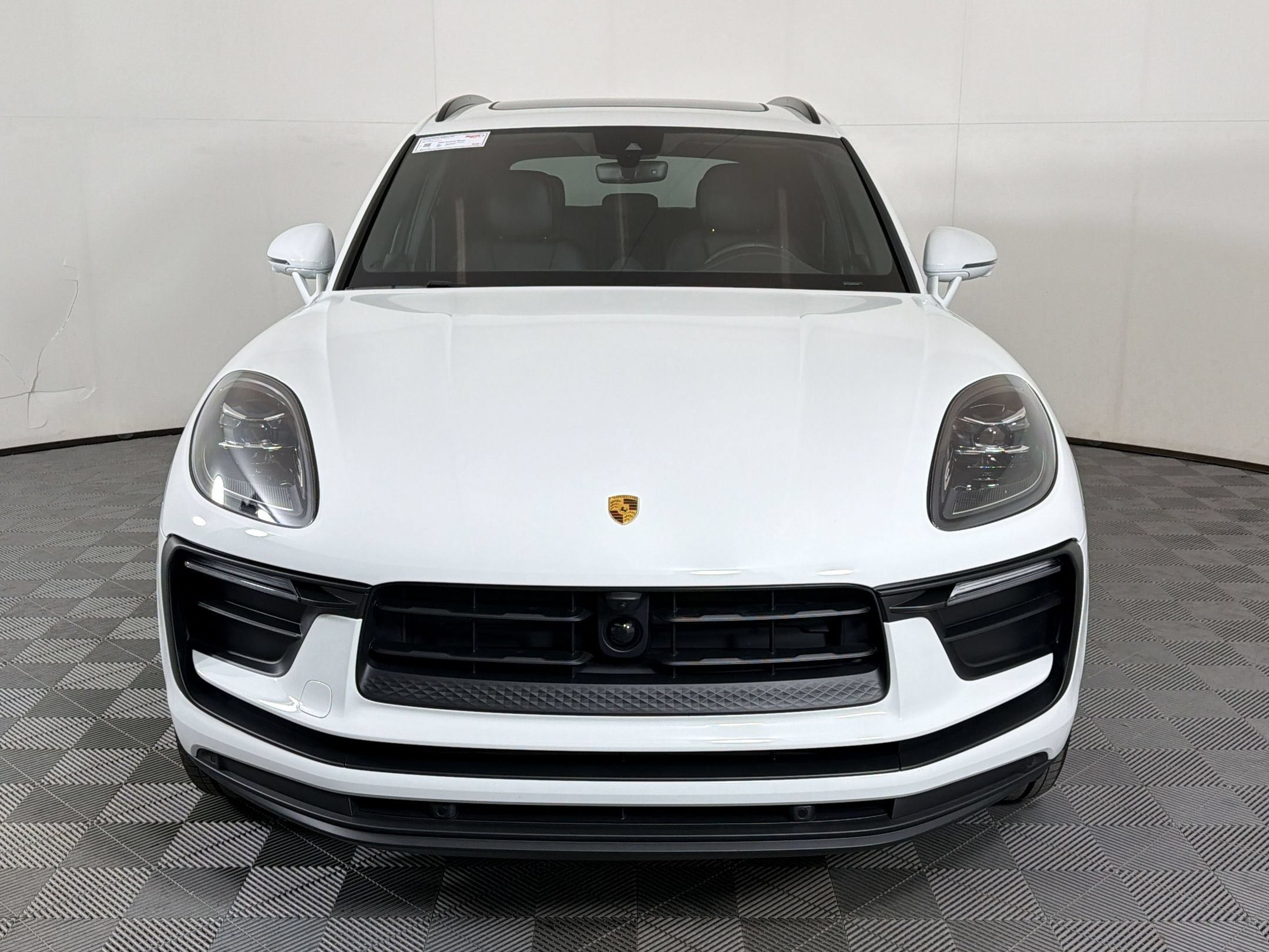 Certified 2026 Porsche Macan AWD/4WD image 7