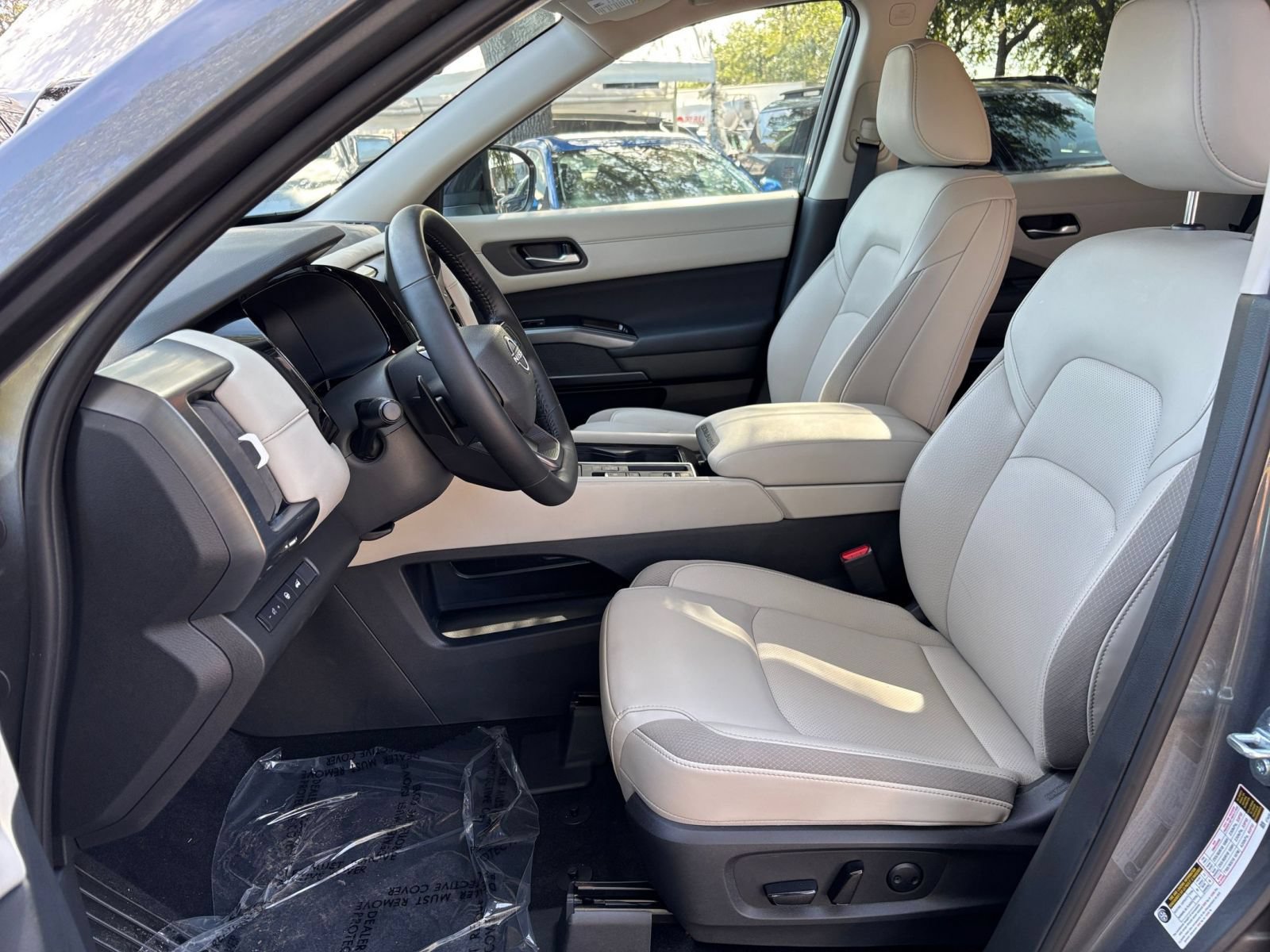 Used 2026 Nissan Pathfinder SL FWD image 28