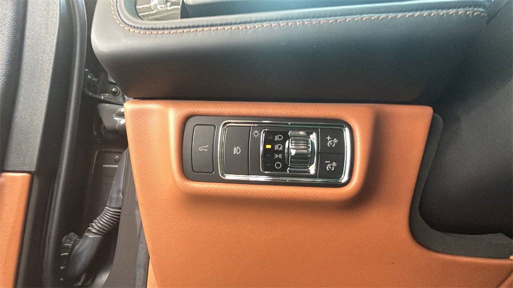 Used 2023 Lincoln Aviator Black Label image 9