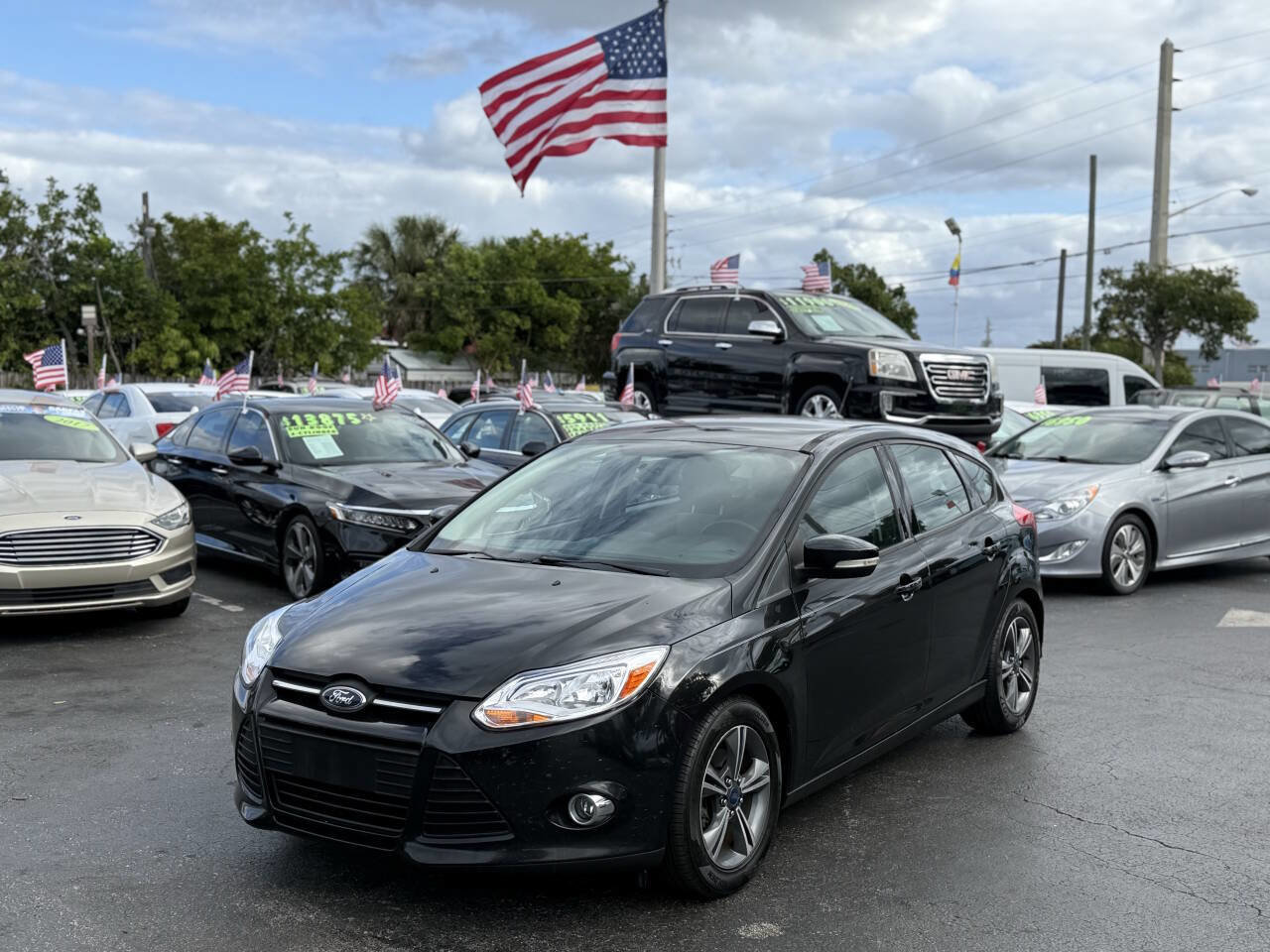 Used 2014 Ford Focus SE w/ SE Sport Package image 13