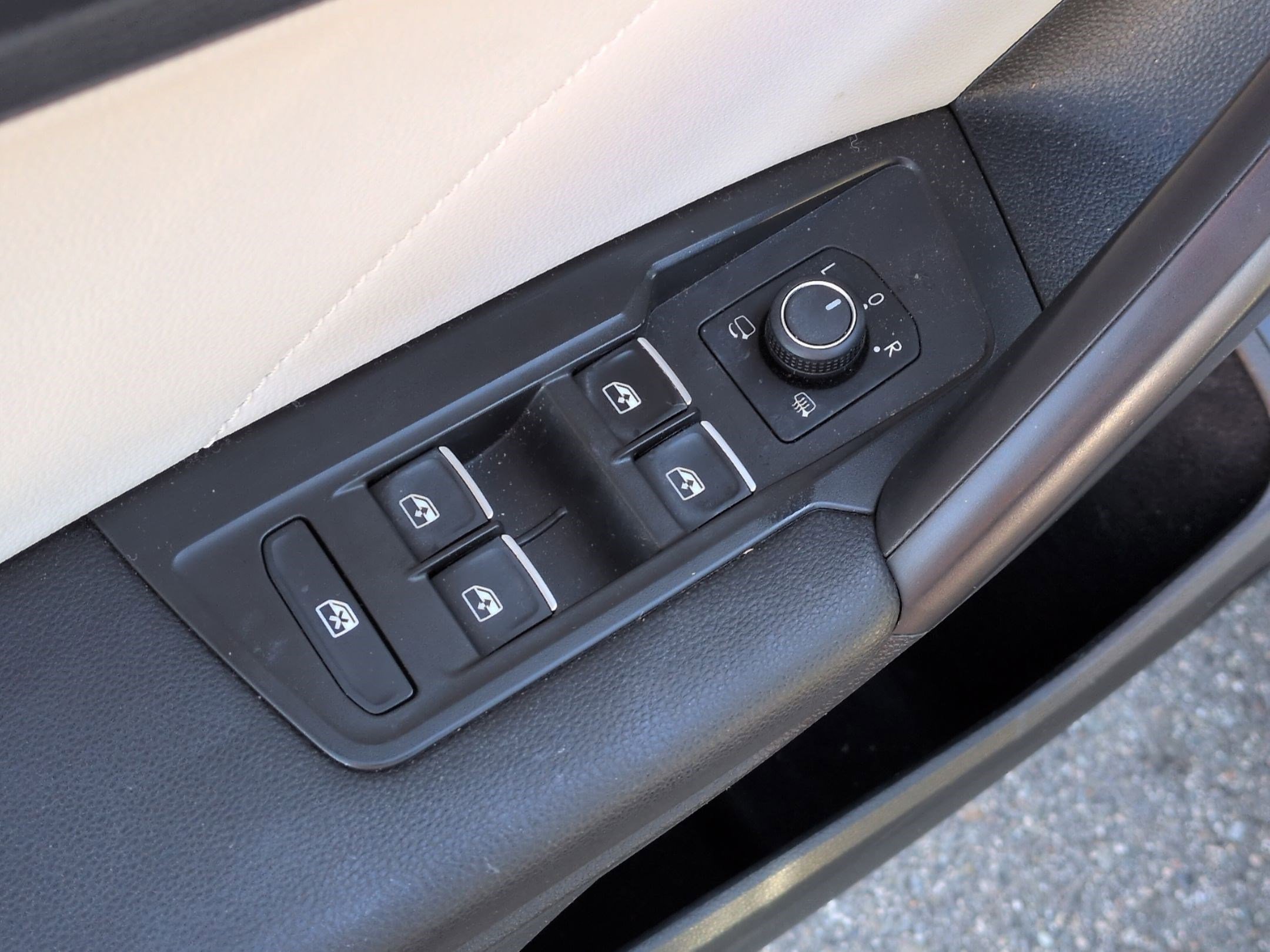 Used 2021 Volkswagen Tiguan SEL Premium R-Line w/ 3rd Row Seat Package image 12