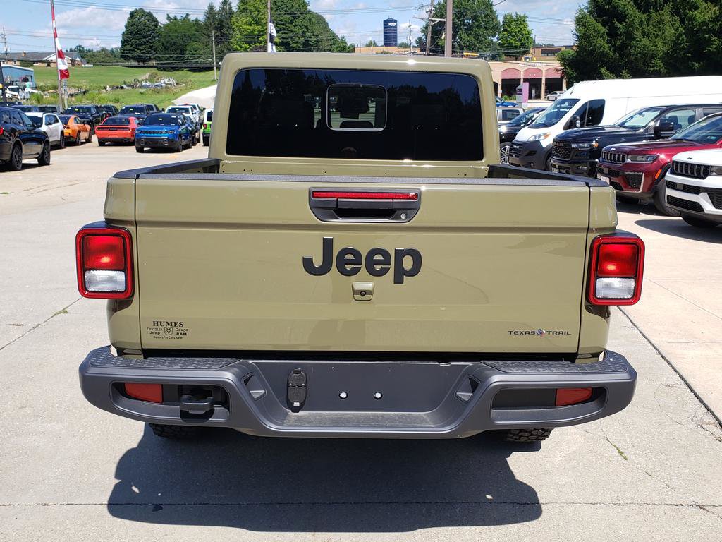 New 2026 Jeep Gladiator Sport AWD/4WD image 4