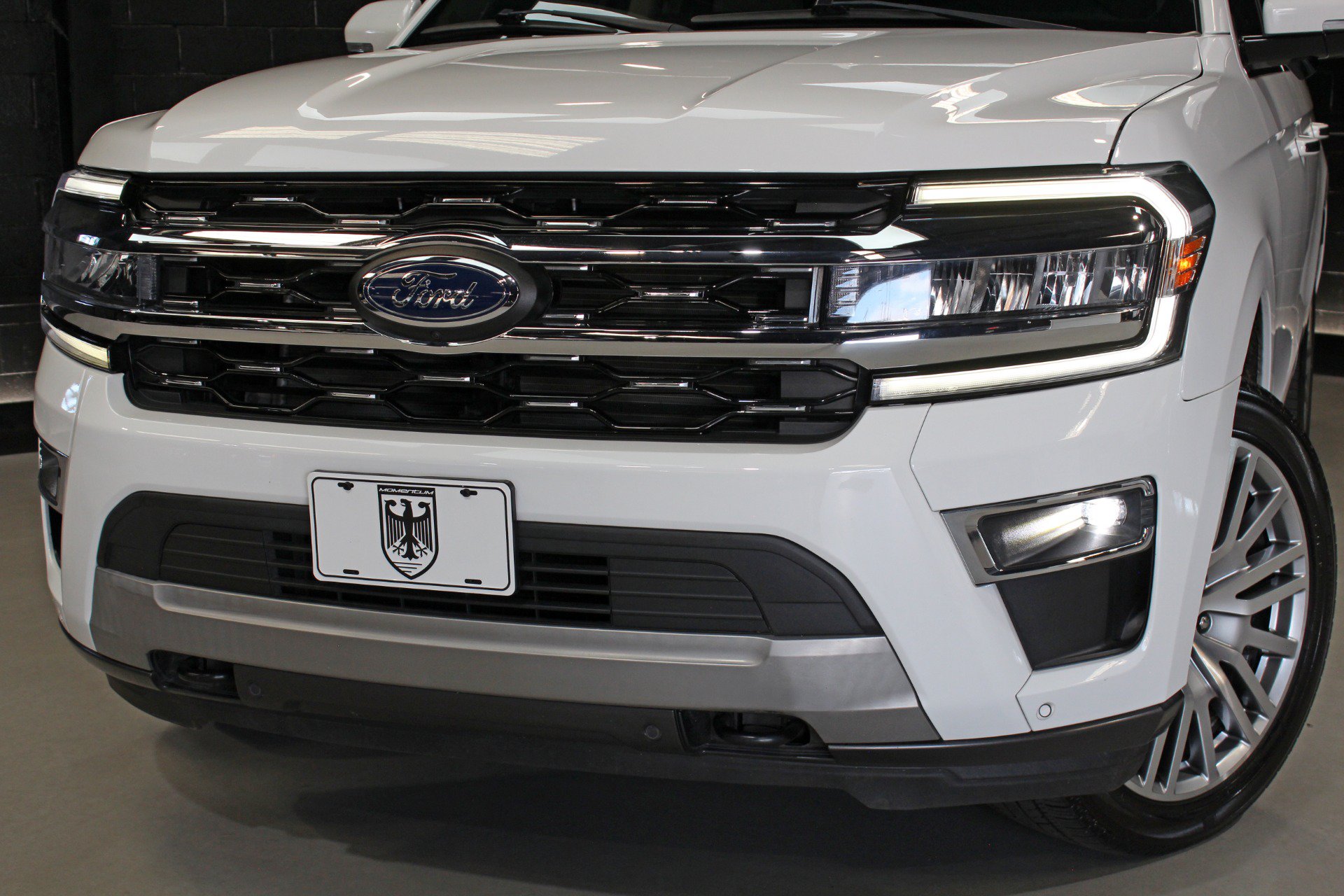 Used 2023 Ford Expedition Max Limited AWD/4WD image 5