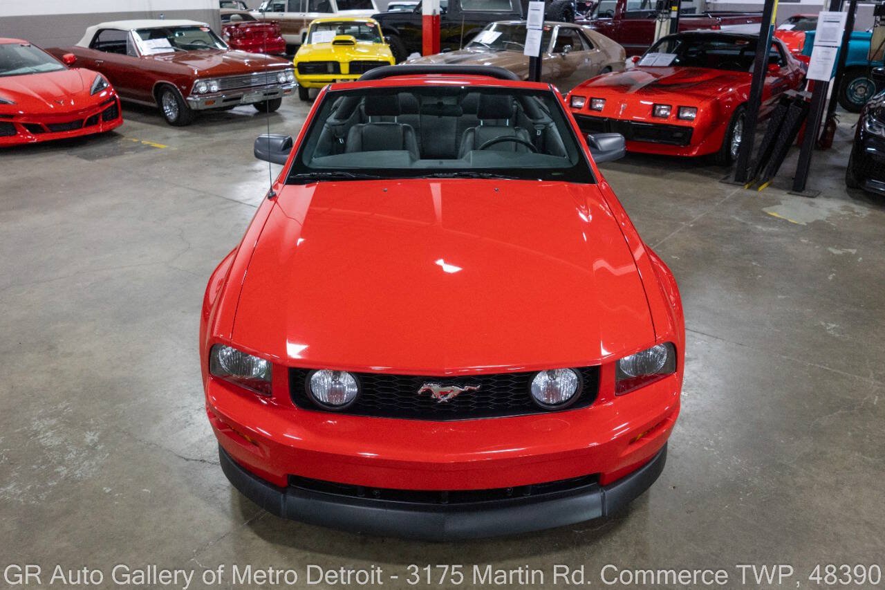 Used 2005 Ford Mustang GT Premium RWD image 12