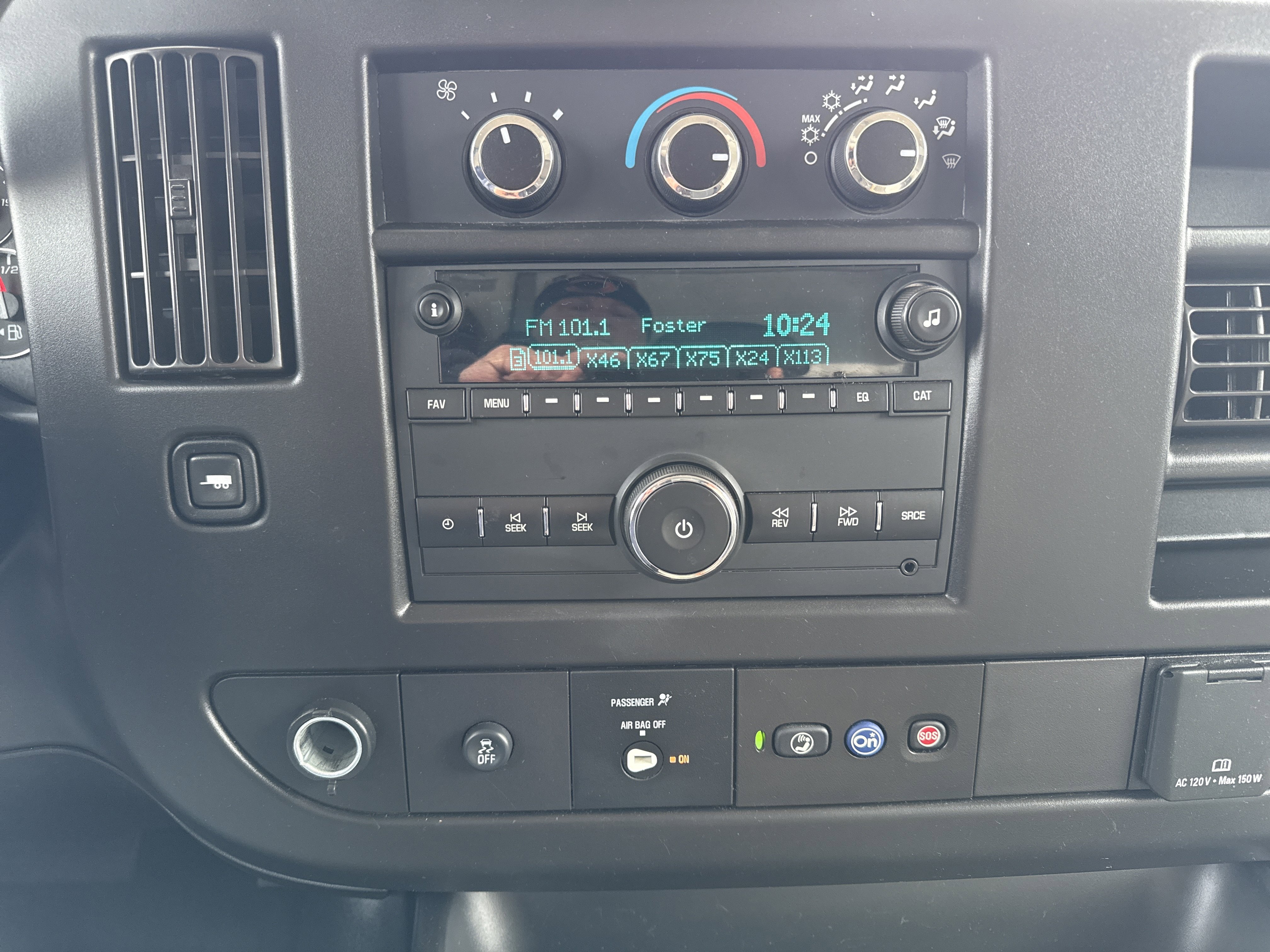 Used 2023 Chevrolet Express 3500 w/ Power Convenience Package image 18