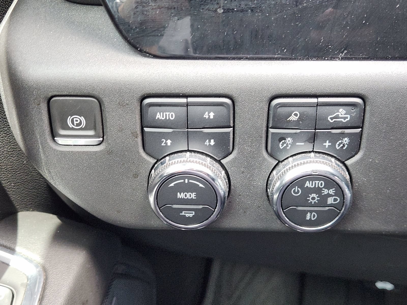 Used 2024 GMC Sierra 1500 SLT w/ SLT Premium Plus Package AWD/4WD image 26