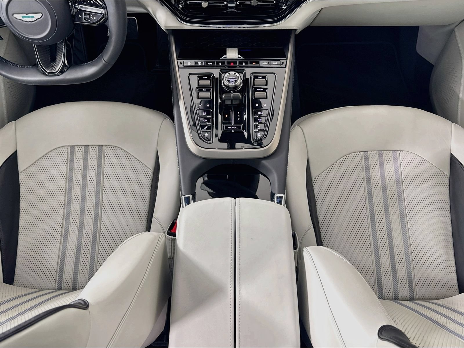 Used 2026 Aston Martin DBX 707 AWD/4WD image 23