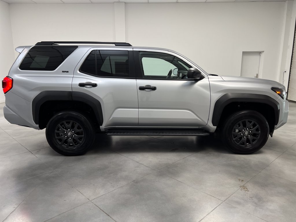 Used 2025 Toyota 4Runner SR5 AWD/4WD image 10