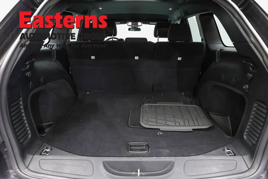 Used 2020 Jeep Grand Cherokee Laredo AWD/4WD image 8