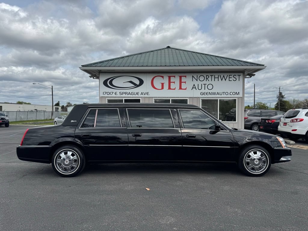 Used 2010 Cadillac DTS Limousine FWD image 3