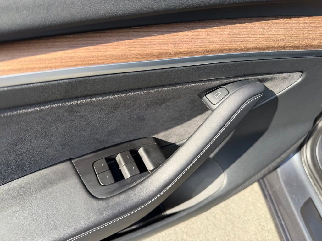 Used 2023 Tesla Model 3 Performance image 16