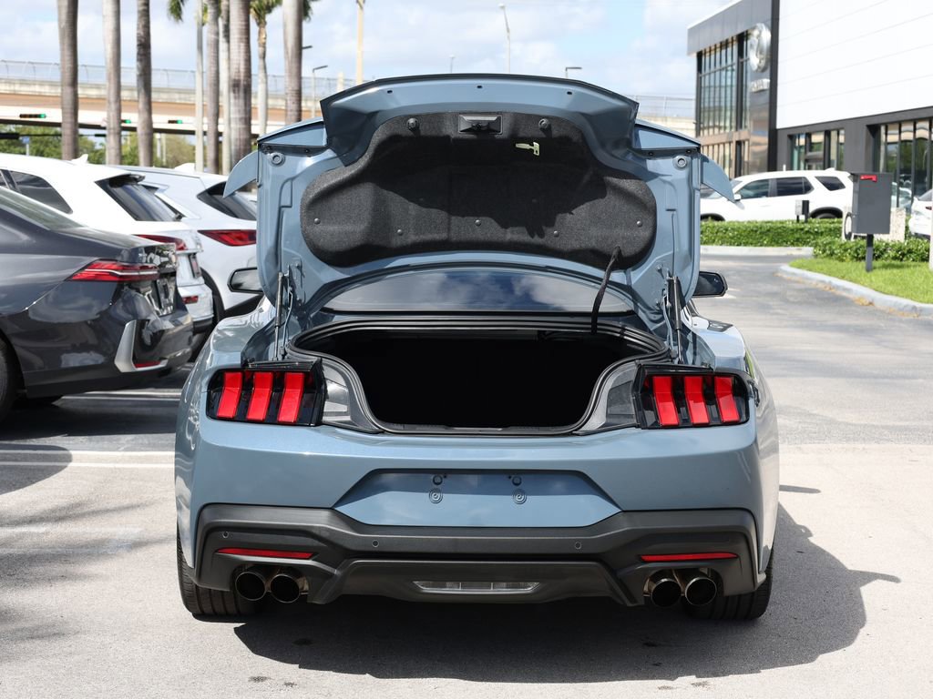 Used 2025 Ford Mustang GT Premium image 7