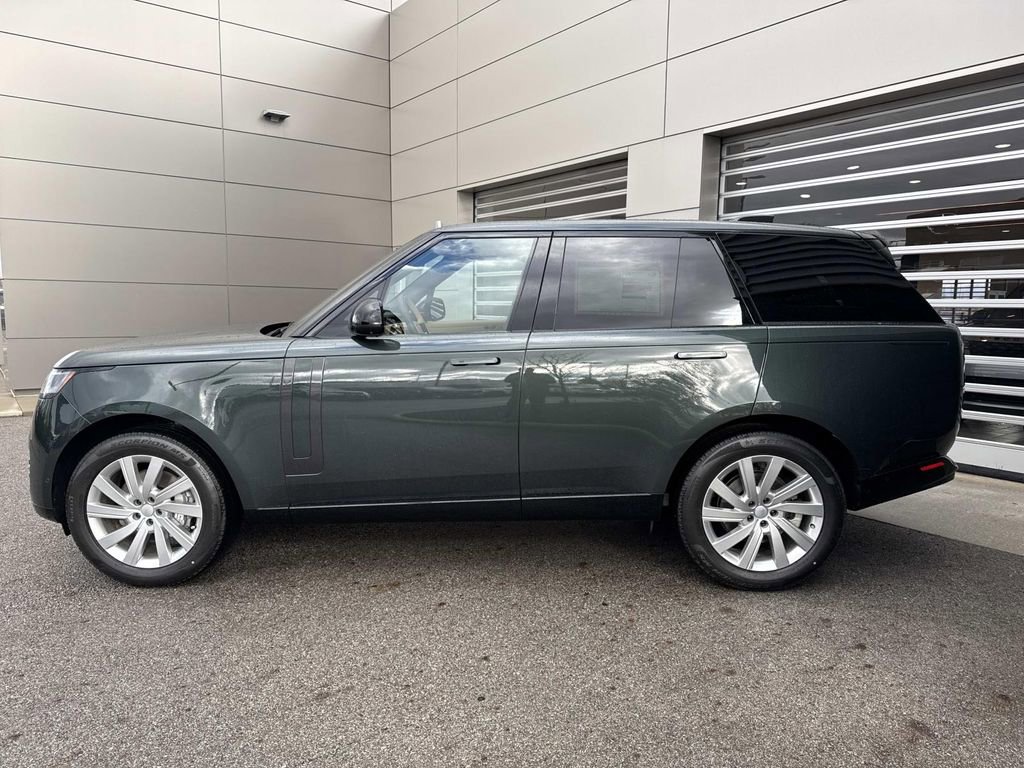 New 2025 Land Rover Range Rover SE image 4