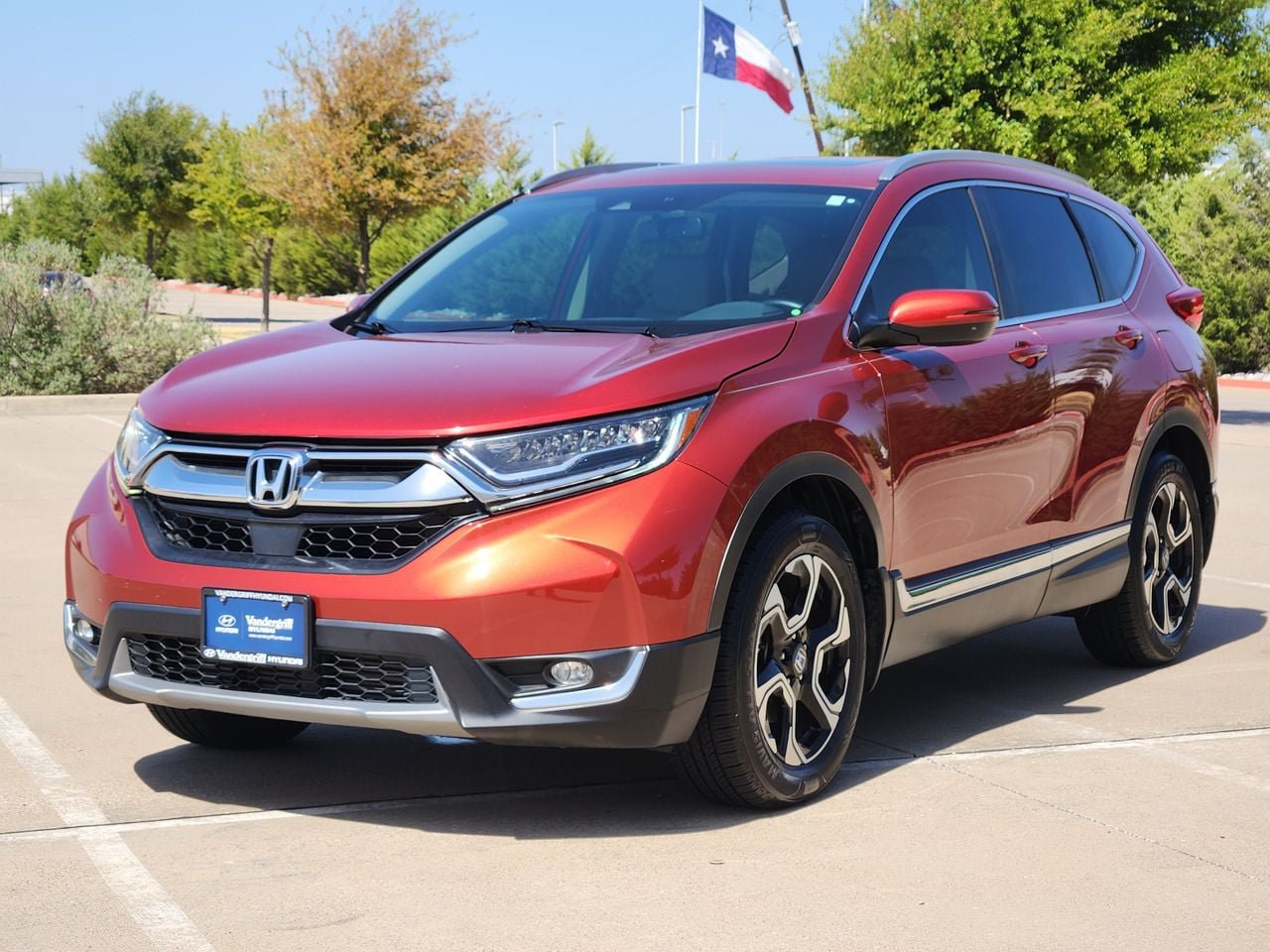 Used 2018 Honda CR-V Touring image 2