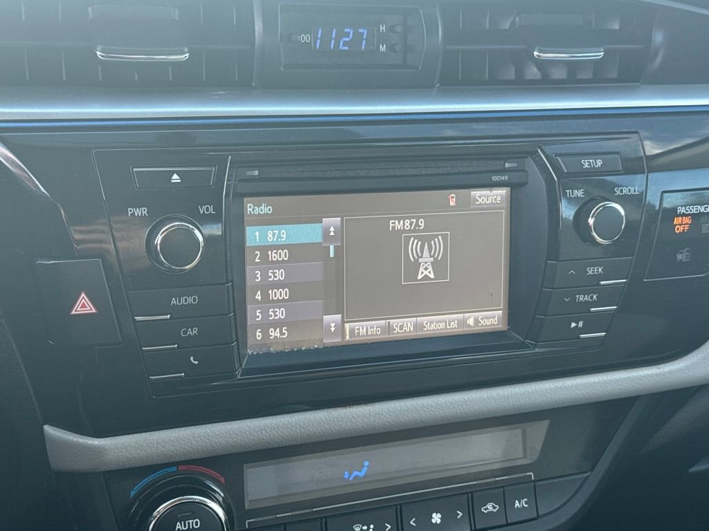 Used 2015 Toyota Corolla LE image 20