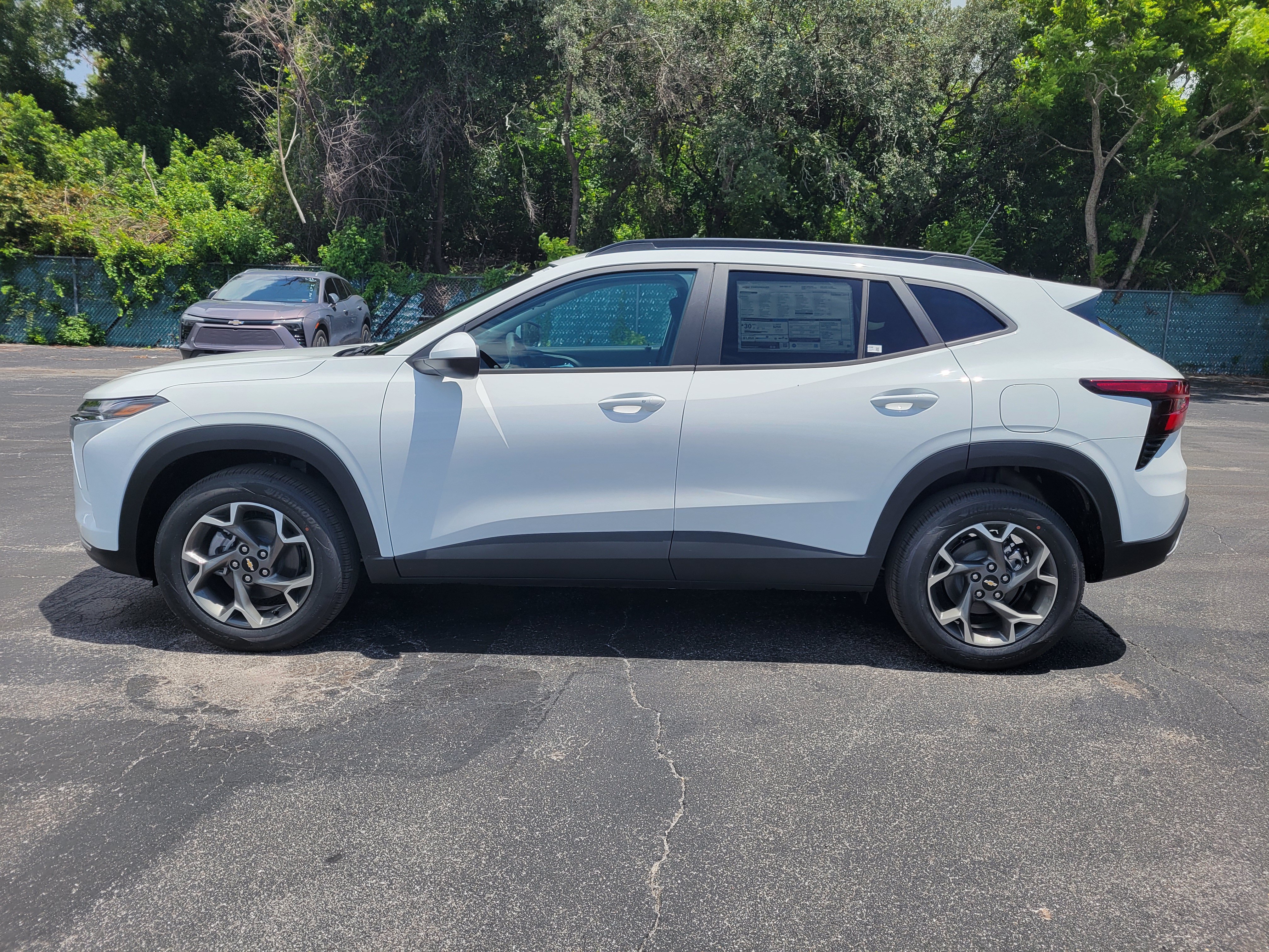 New 2026 Chevrolet Trax LT w/ Driver Confidence Package FWD image 9
