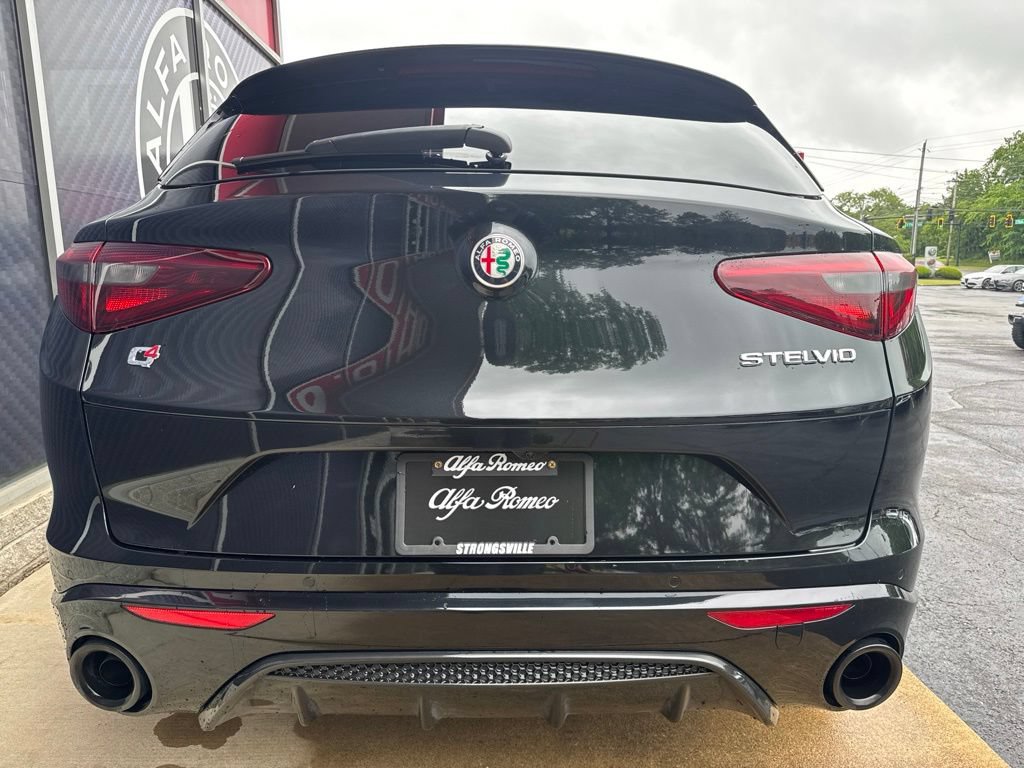 Used 2023 Alfa Romeo Stelvio Veloce AWD/4WD image 10