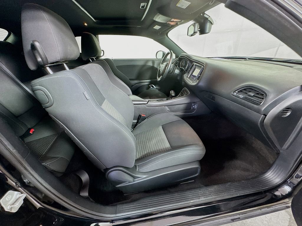 Used 2019 Dodge Challenger R/T w/ Driver Convenience Group image 32
