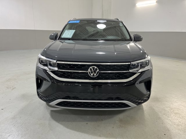 Certified 2023 Volkswagen Taos SEL image 2