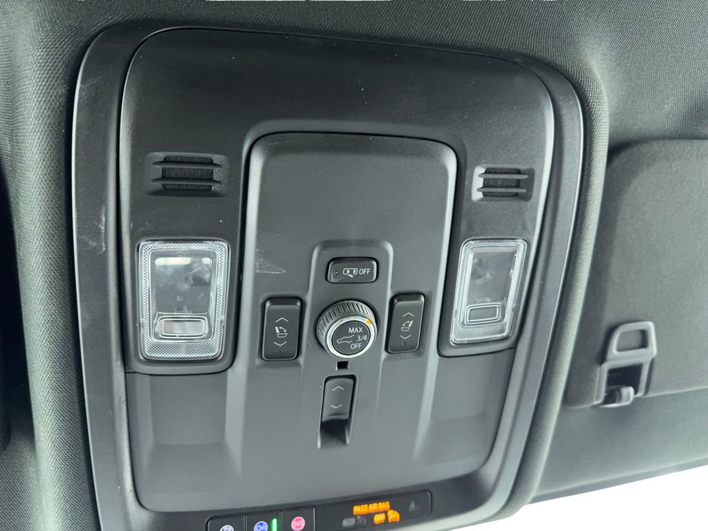 Used 2025 GMC Yukon Denali AWD/4WD image 26