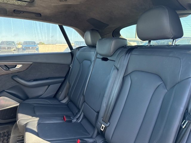 Used 2019 Audi Q8 Prestige w/ Luxury Package image 12