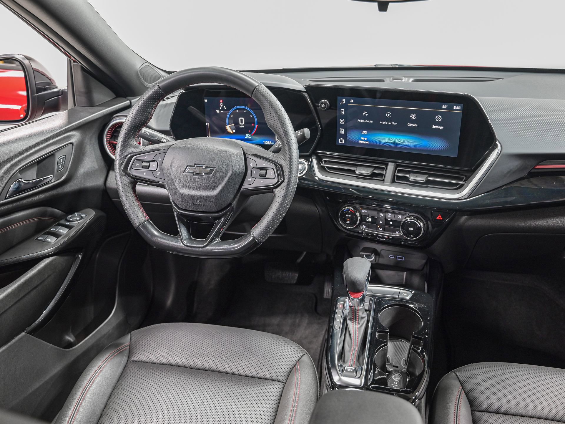 Used 2025 Chevrolet Trax RS w/ Driver Confidence Package image 27