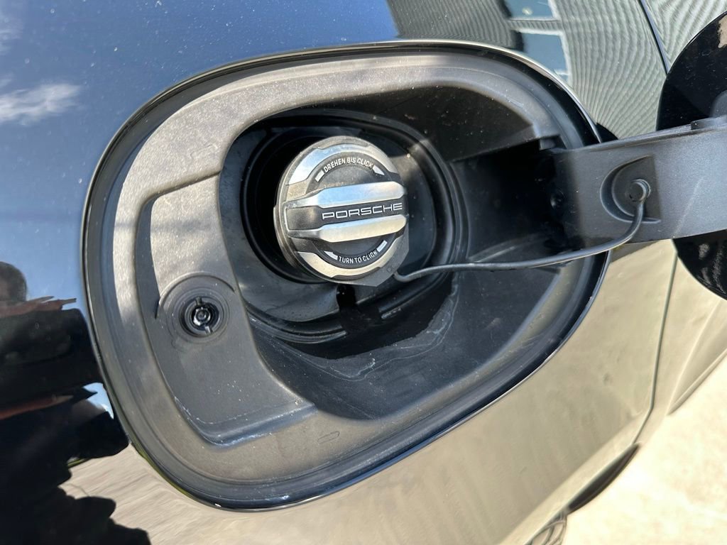Certified 2024 Porsche Macan image 42