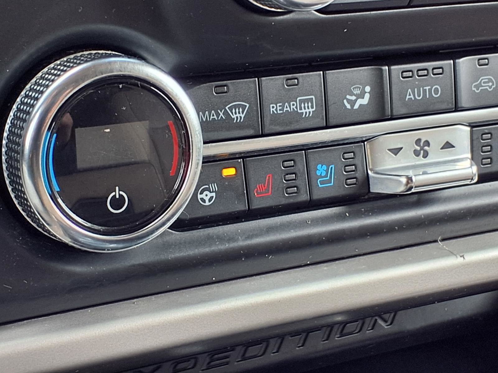 Used 2022 Ford Expedition XLT image 5