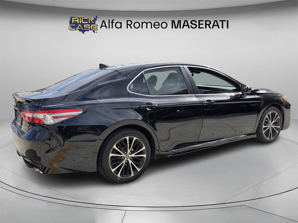 Used 2019 Toyota Camry L image 7