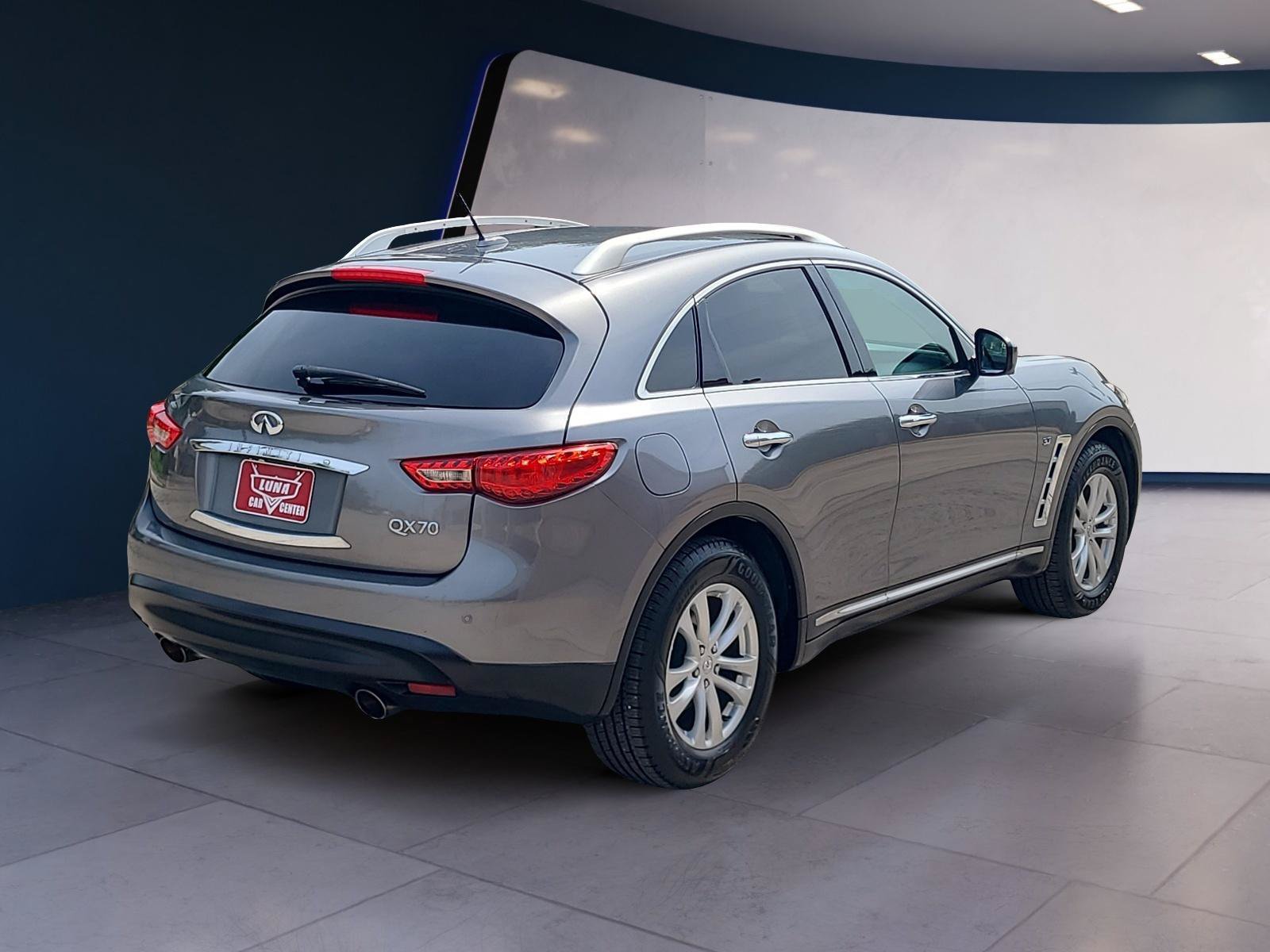 Used 2017 INFINITI QX70 AWD w/ Premium Package image 5